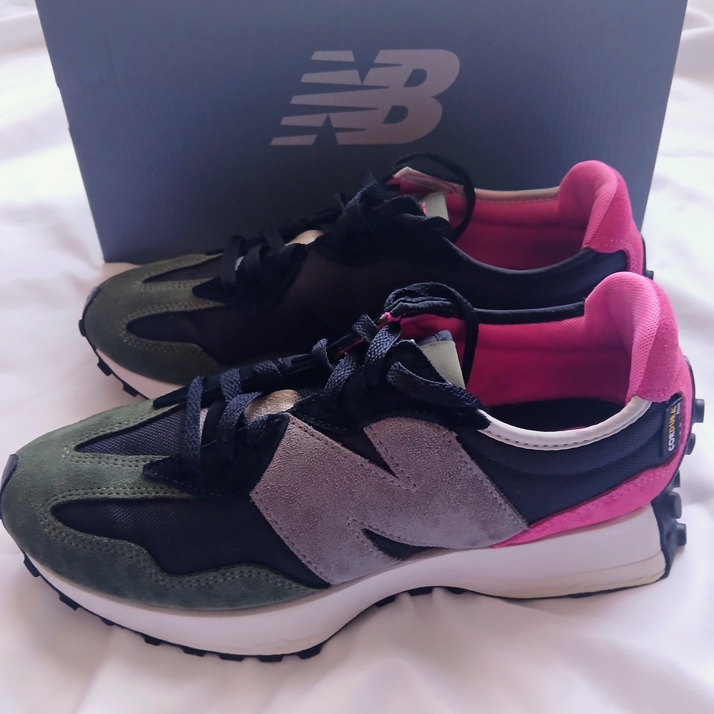New Balance Women's Olive, Black & Pink Retro Runner Sneakers